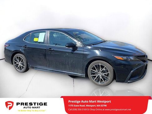 Used 2024 Toyota Camry SE FWD image 1