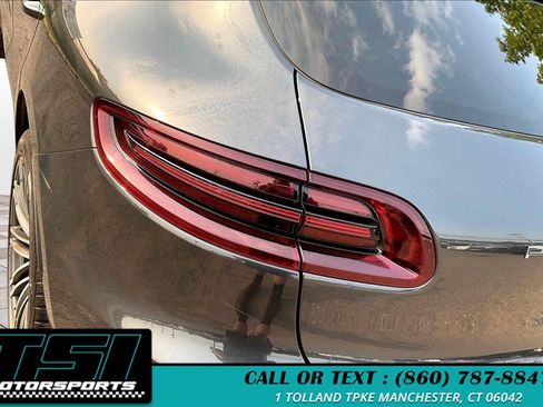 Used 2017 Porsche Macan Turbo AWD/4WD image 30