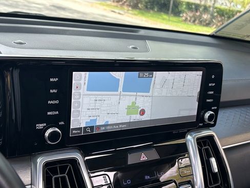 Used 2023 Kia Sorento SX image 21