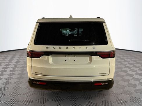 Used 2023 Jeep Wagoneer L Series II image 7