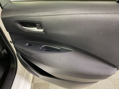 Used 2021 Toyota Corolla LE image 21