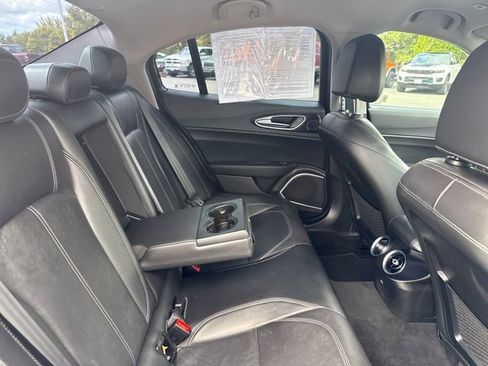 Used 2019 Alfa Romeo Giulia w/ Quick Order Package 22K Sport RWD image 16