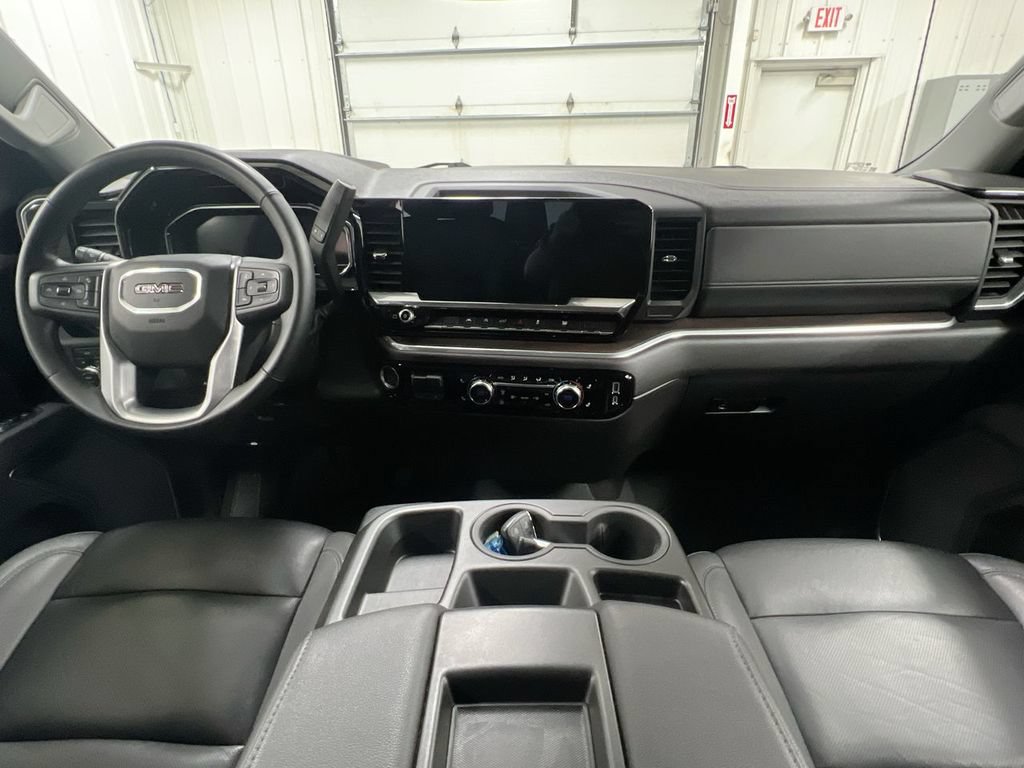 Used 2025 GMC Sierra 1500 SLT AWD/4WD image 10