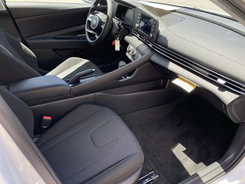 New 2026 Hyundai Elantra SE FWD image 27