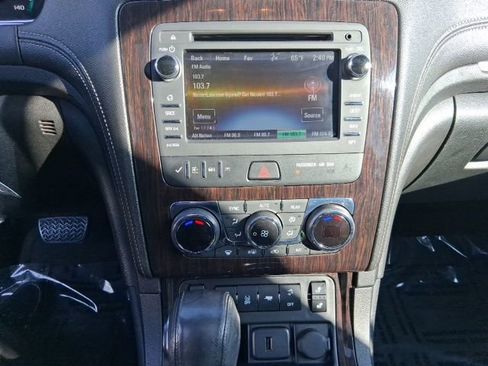 Used 2017 Chevrolet Traverse LT image 22