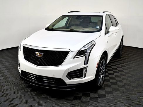 Used 2021 Cadillac XT5 Sportv w/ Platinum Package image 3