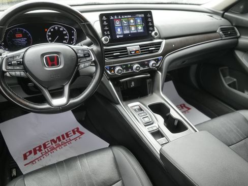 Used 2020 Honda Accord Touring image 17