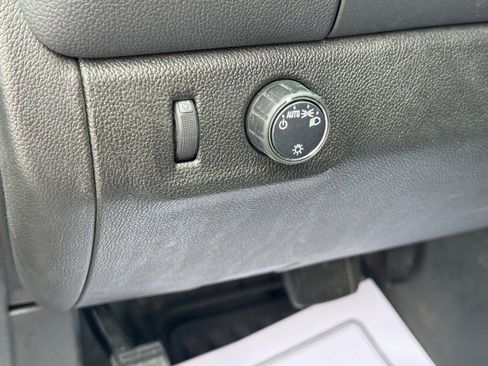 Used 2022 Chevrolet Colorado LT w/ Fleet Safety Package image 12