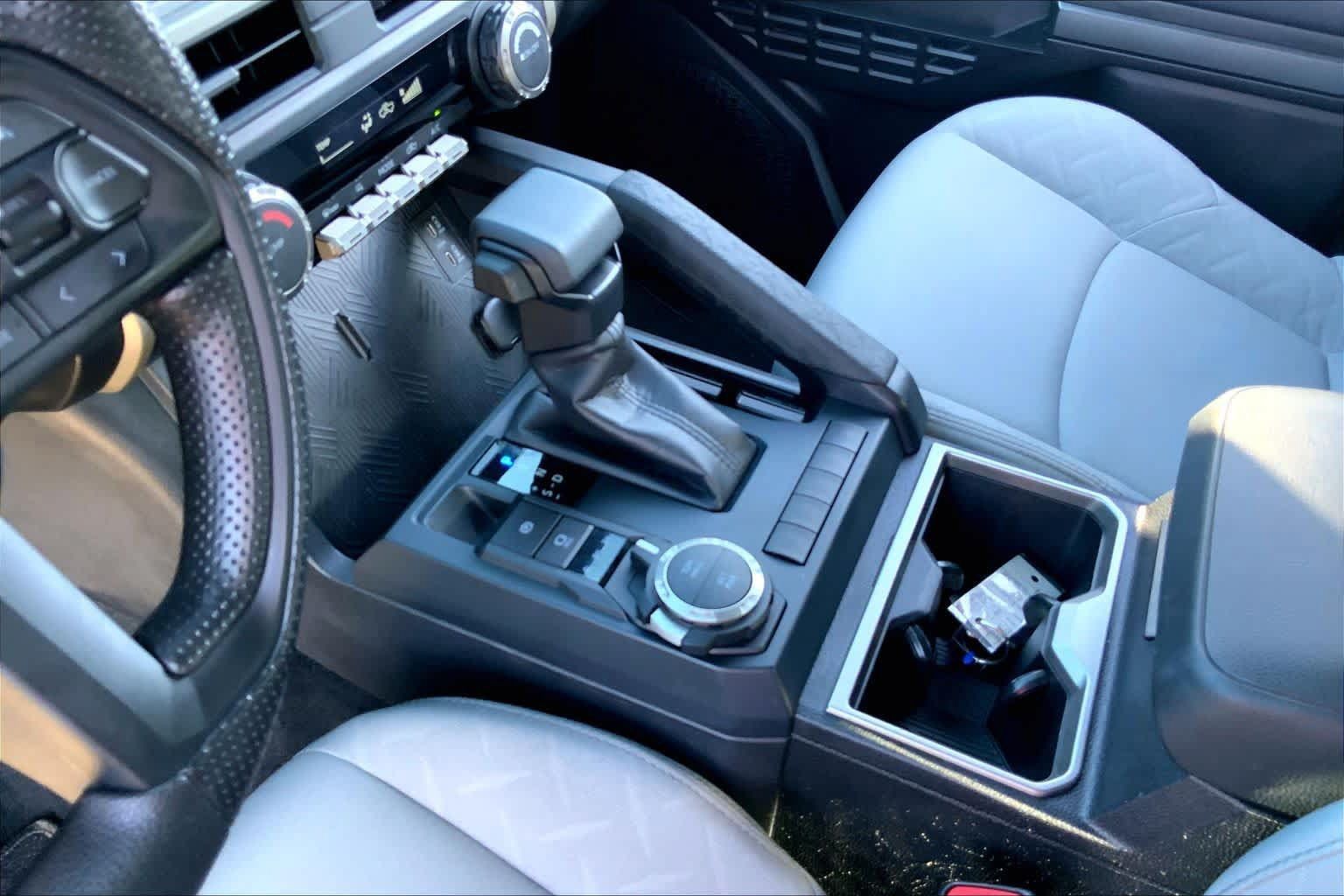 Used 2025 Toyota Tacoma SR5 AWD/4WD image 16