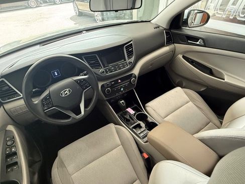 Used 2016 Hyundai Tucson SE image 9
