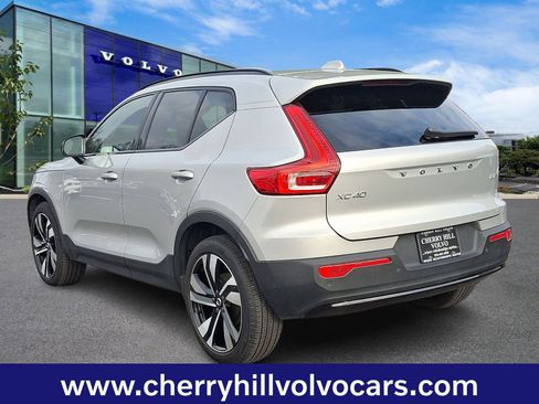 Certified 2025 Volvo XC40 B5 Plus image 5