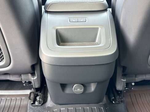 Certified 2025 Volvo XC60 B5 Plus w/ Climate Package image 15