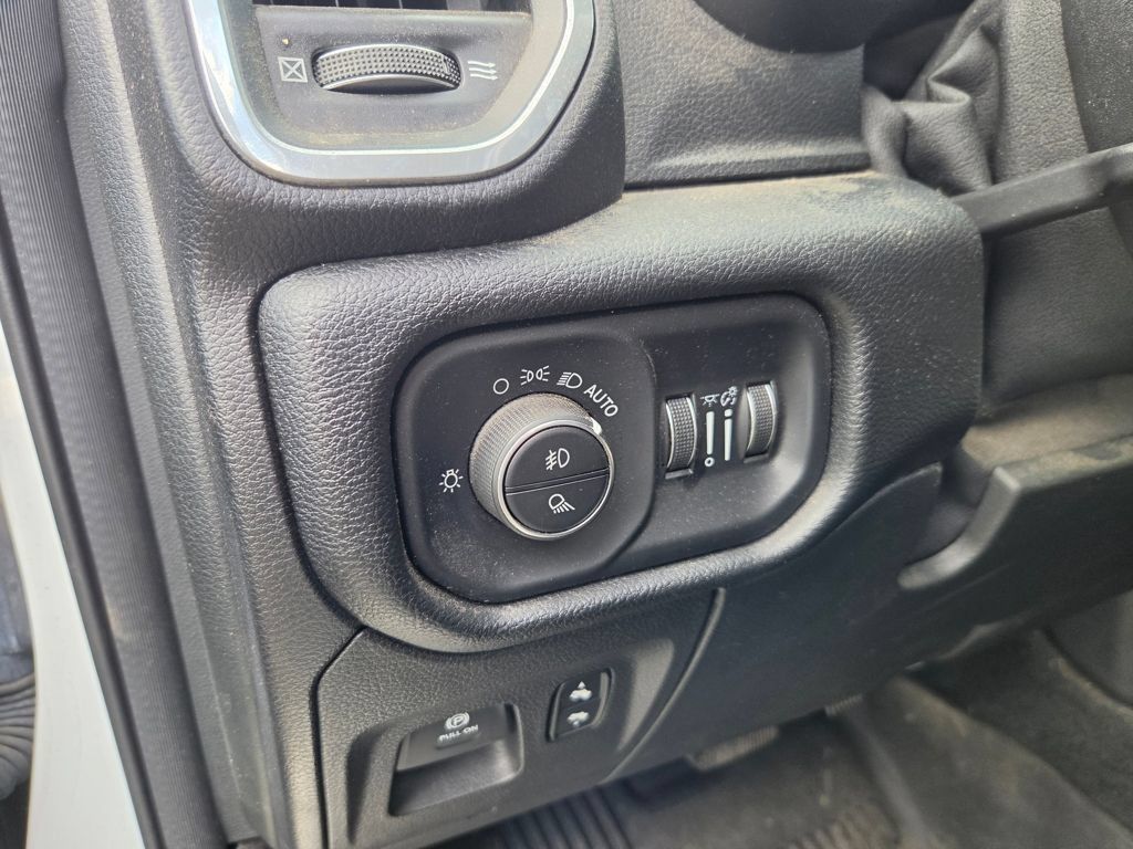 Used 2020 RAM 1500 Laramie AWD/4WD image 12