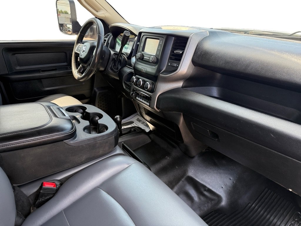 Used 2019 RAM 3500 Tradesman w/ Chrome Appearance Group AWD/4WD image 11