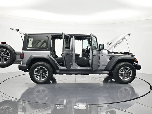 Used 2019 Jeep Wrangler Unlimited Sport w/ Technology Group AWD/4WD image 47
