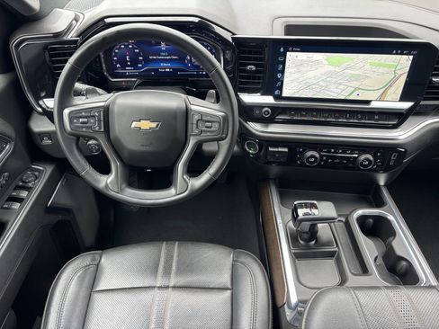 Used 2024 Chevrolet Silverado 1500 High Country w/ Z71 Off-Road Package AWD/4WD image 5