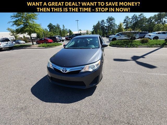 Used 2012 Toyota Camry LE FWD image 4