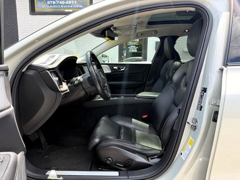 Used 2020 Volvo V60 T5 Cross Country image 17