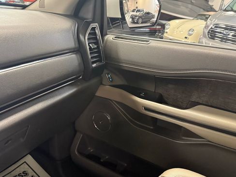 Used 2019 Ford Expedition Limited image 39