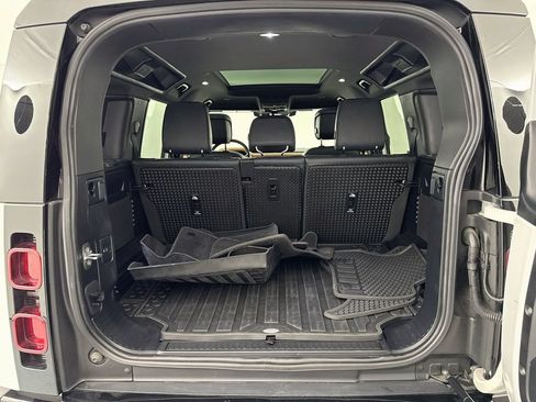 Certified 2024 Land Rover Defender 110 X-Dynamic SE AWD/4WD image 27
