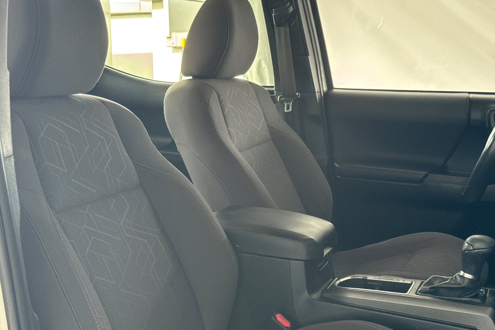 Used 2017 Toyota Tacoma SR5 RWD image 27