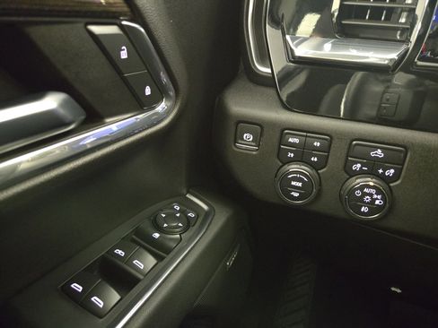 Certified 2024 Chevrolet Silverado 1500 RST w/ Convenience Package II AWD/4WD image 28