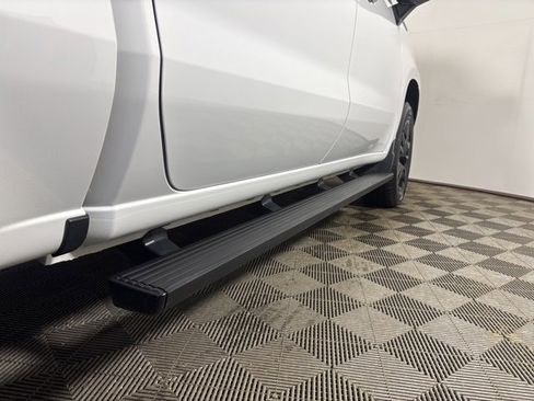 Used 2023 Chevrolet Silverado 1500 LT image 9