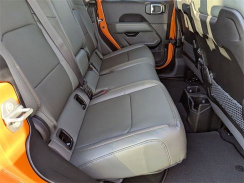New 2025 Jeep Gladiator Mojave w/ Convenience Group image 28