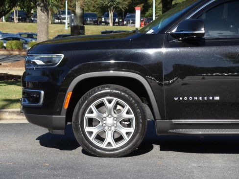 Used 2022 Jeep Wagoneer Series II image 23
