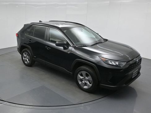 Used 2022 Toyota RAV4 LE AWD/4WD image 38