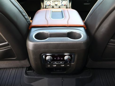 Used 2024 GMC Yukon Denali Ultimate AWD/4WD image 15