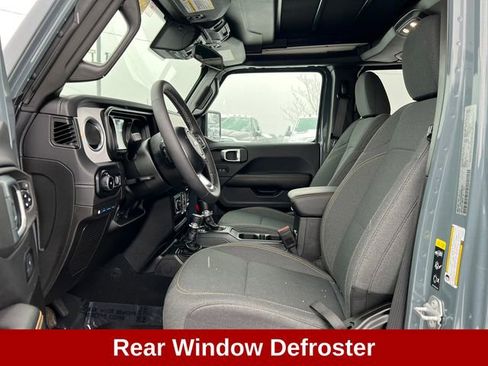 Used 2025 Jeep Wrangler Unlimited Sahara w/ Safety Group image 4