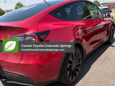 Used 2022 Tesla Model Y Performance AWD/4WD image 9