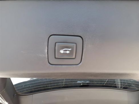 Used 2024 Buick Encore GX Avenir w/ Avenir Technology Package FWD image 32
