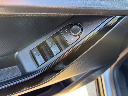 Used 2025 Chevrolet Equinox LT image 12