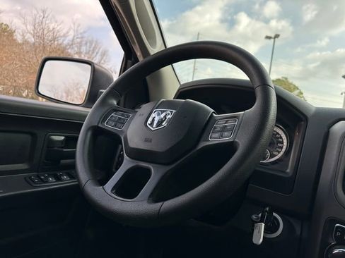 Used 2018 RAM 1500 Express image 20