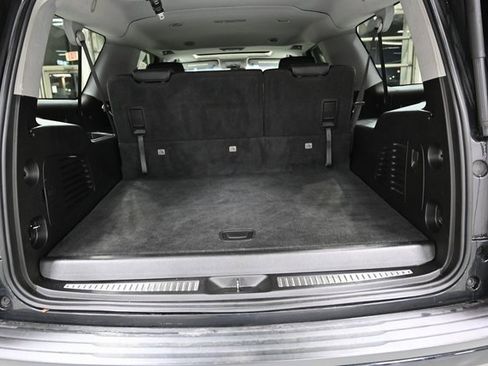 Used 2018 Chevrolet Suburban LT image 29
