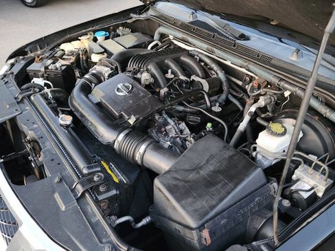 Used 2011 Nissan Pathfinder Silver image 52