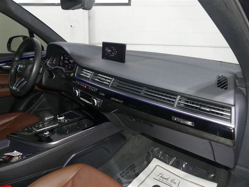 Used 2018 Audi Q7 3.0T Prestige w/ Prestige Package image 25