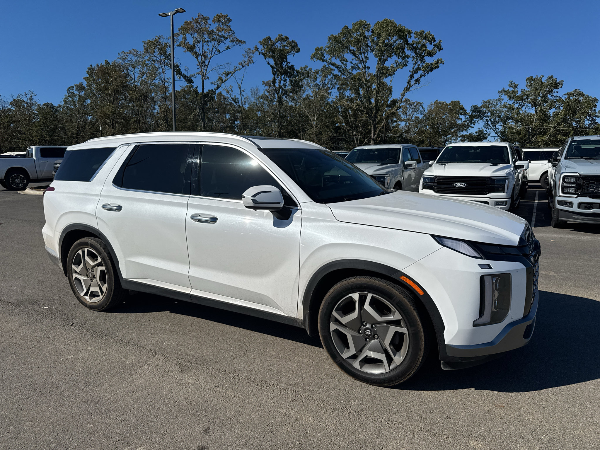 Used 2024 Hyundai Palisade Limited FWD image 4
