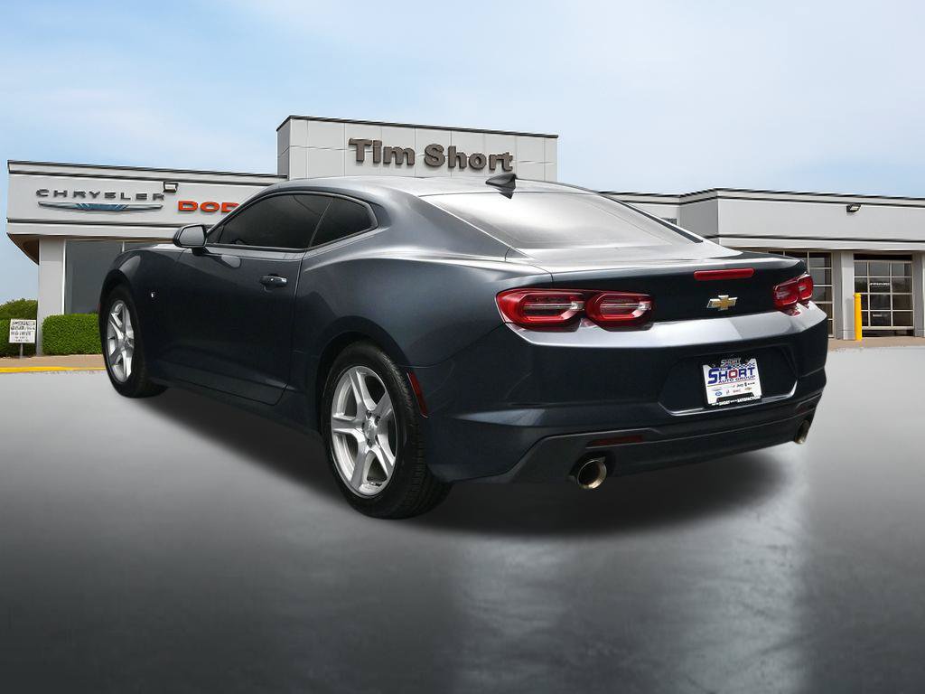 Used 2022 Chevrolet Camaro LT RWD image 3