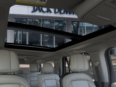 New 2026 Lincoln Navigator L Reserve AWD/4WD image 22