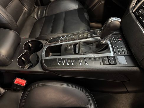 Used 2018 Porsche Macan GTS AWD/4WD image 38