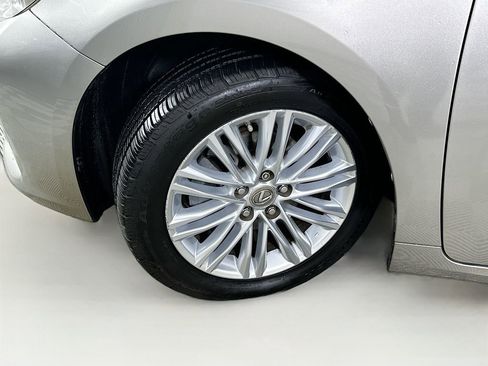 Used 2015 Lexus ES 350 w/ Luxury Package image 24