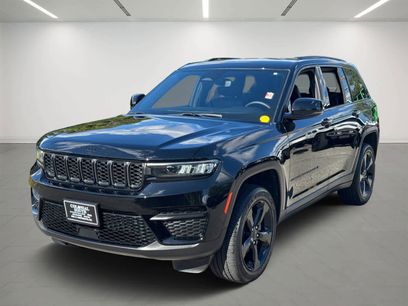 Used 2023 Jeep Grand Cherokee Altitude