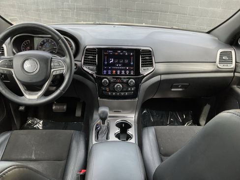 Used 2019 Jeep Grand Cherokee Altitude RWD image 15