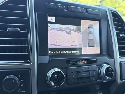 Used 2020 Ford F150 Platinum w/ Equipment Group 701A Luxury AWD/4WD image 6