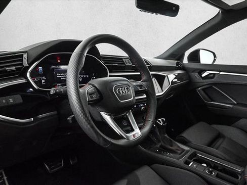 Certified 2025 Audi Q3 2.0T Premium Plus w/ Premium Plus Package image 10