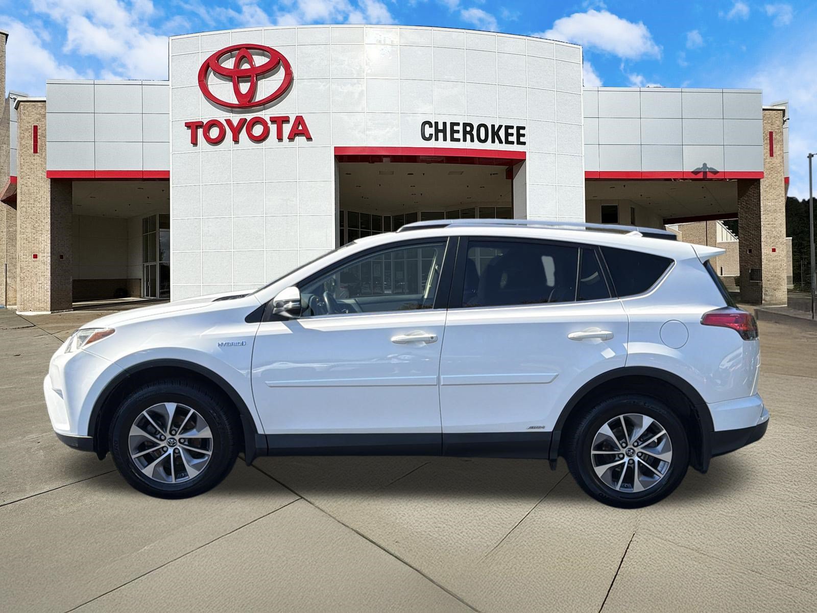 Used 2018 Toyota RAV4 XLE w/ Protection Package AWD/4WD image 8