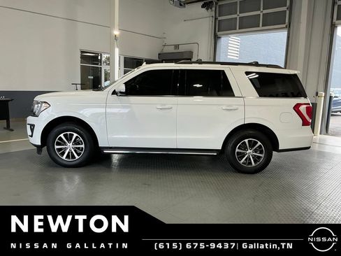 Used 2021 Ford Expedition XLT AWD/4WD image 3